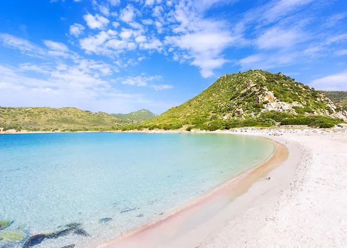 Elegant House In דירה